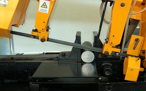 高石碑镇数控带锯床自动送料精度会出现偏差吗？