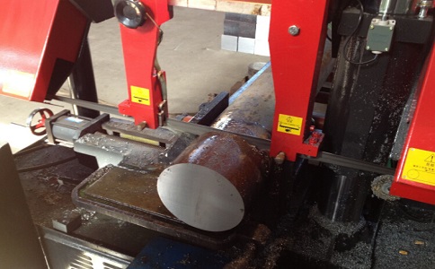 高石碑镇卧式带锯床加工时出现明显振荡如何排查？